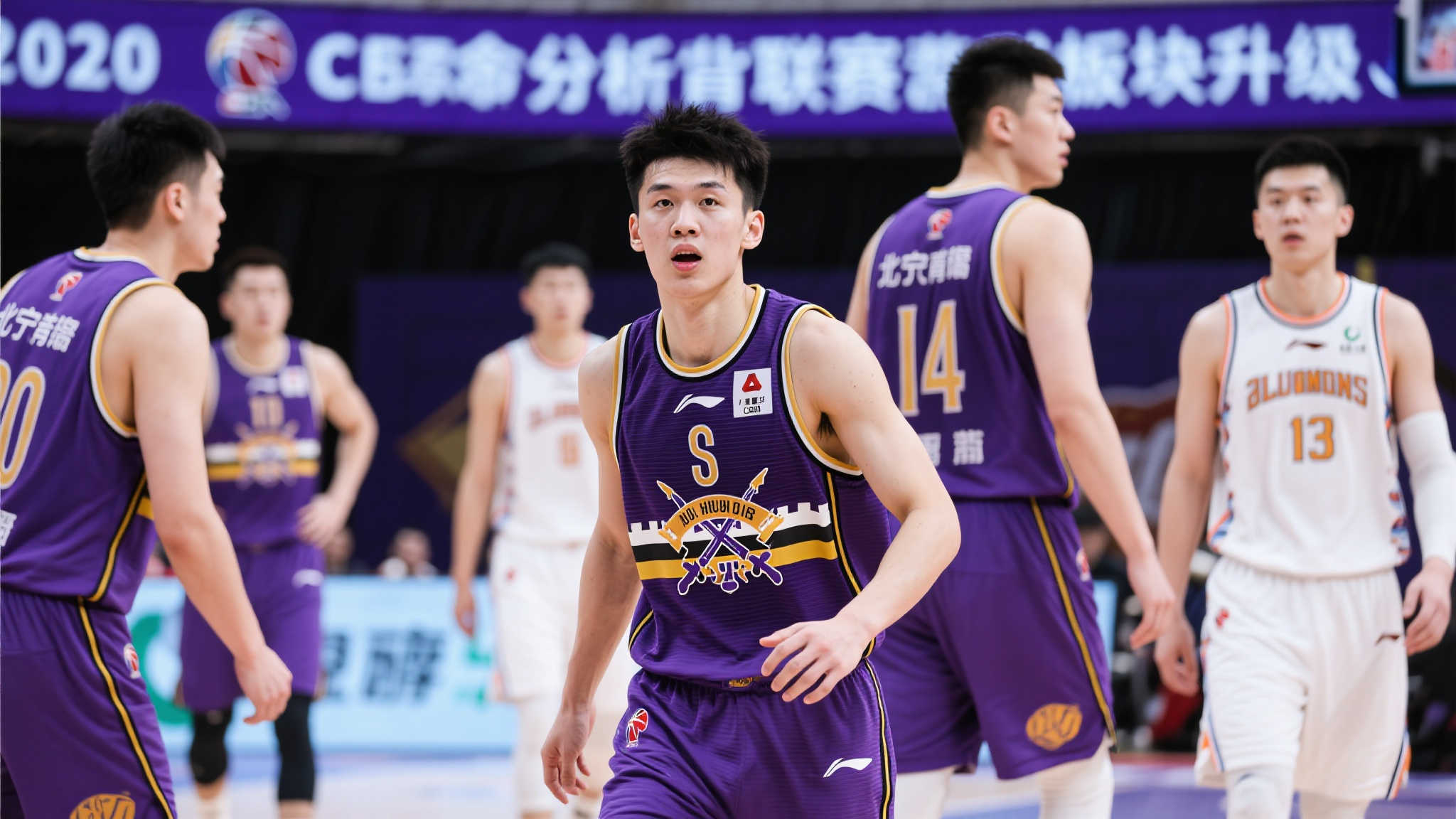 分析背景 北控急需板块升级
近年来，CBA联赛竞